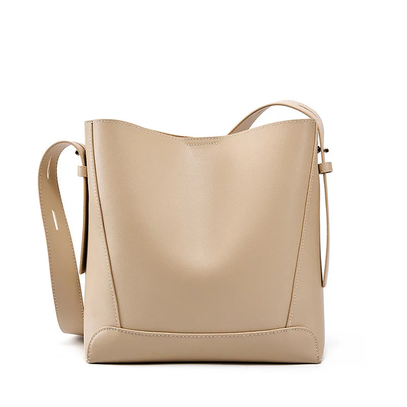 Bolsa-Feminina-de-Ombro-em-Couro-Modelo-casual-01