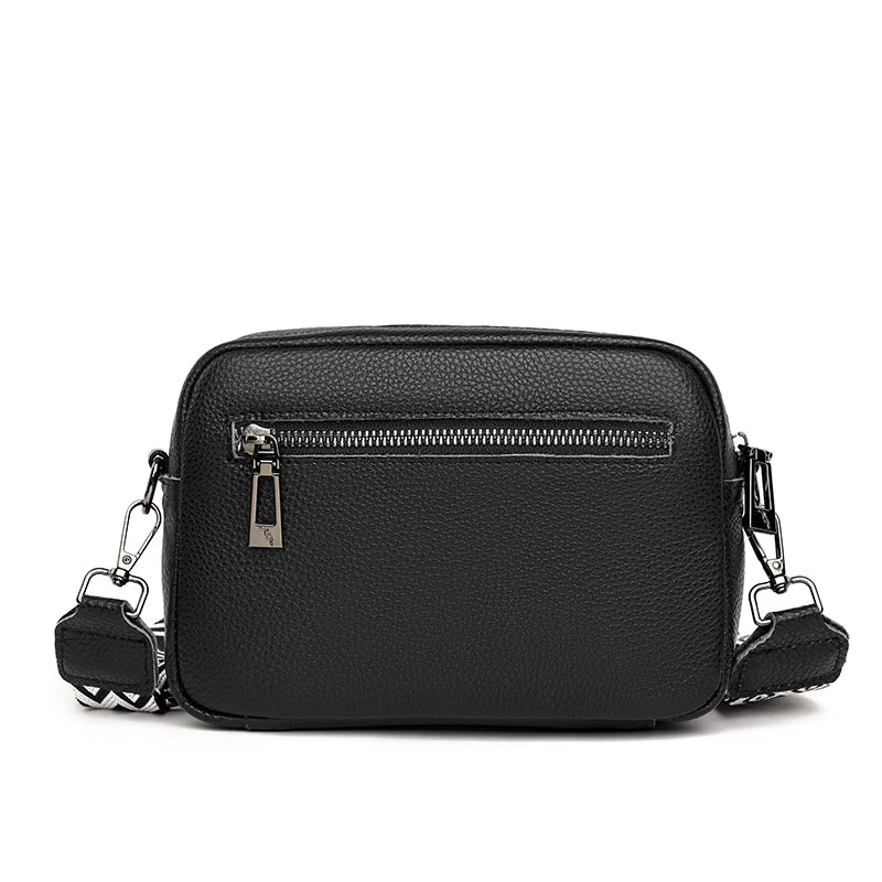 Bolsa-Tiracolo-Feminina-Modelo-Zahara-Couro-08